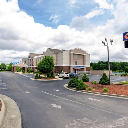 Comfort Inn & Suites Hillsville I-77 מראה חיצוני תמונה