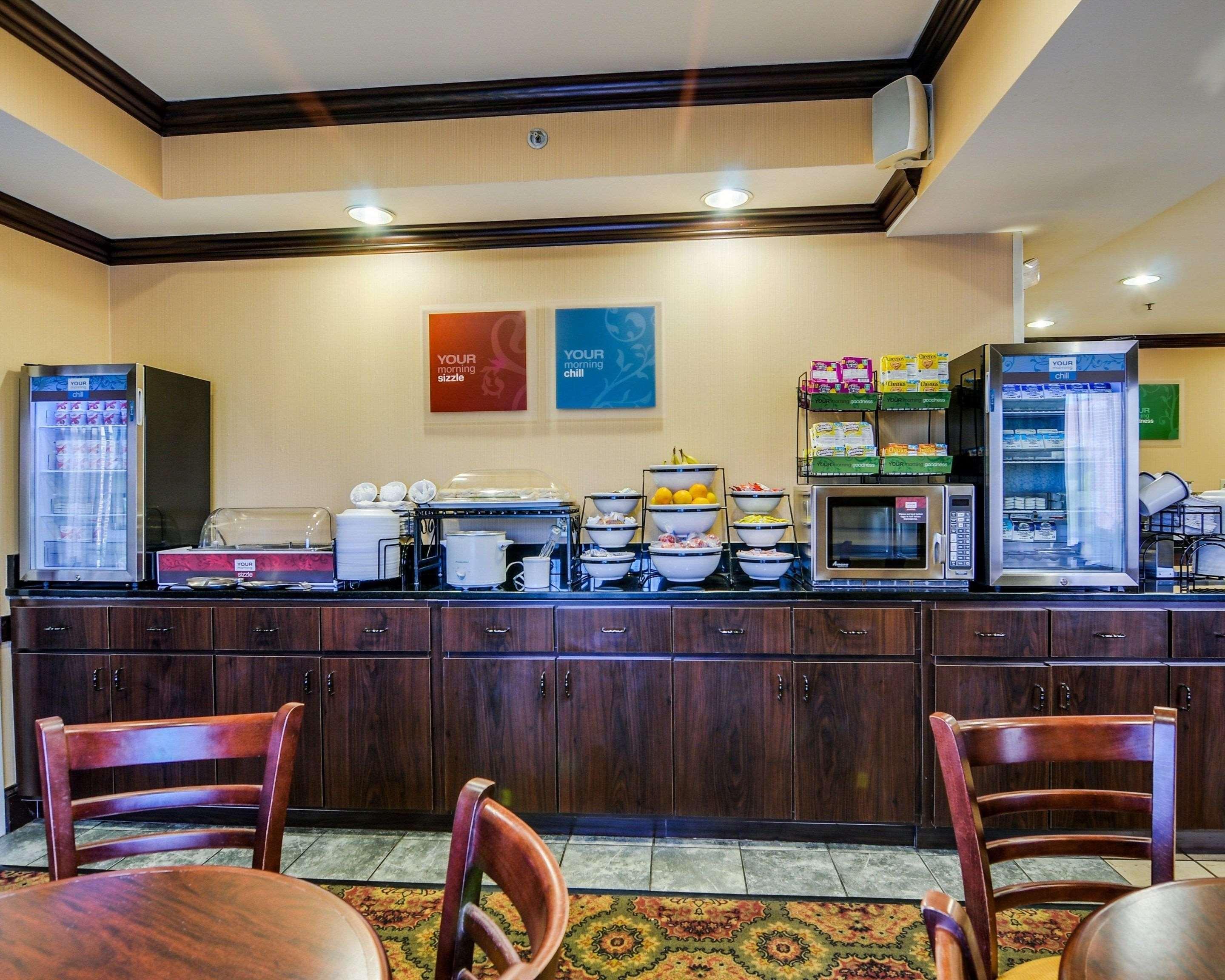 Comfort Inn & Suites Hillsville I-77 מראה חיצוני תמונה