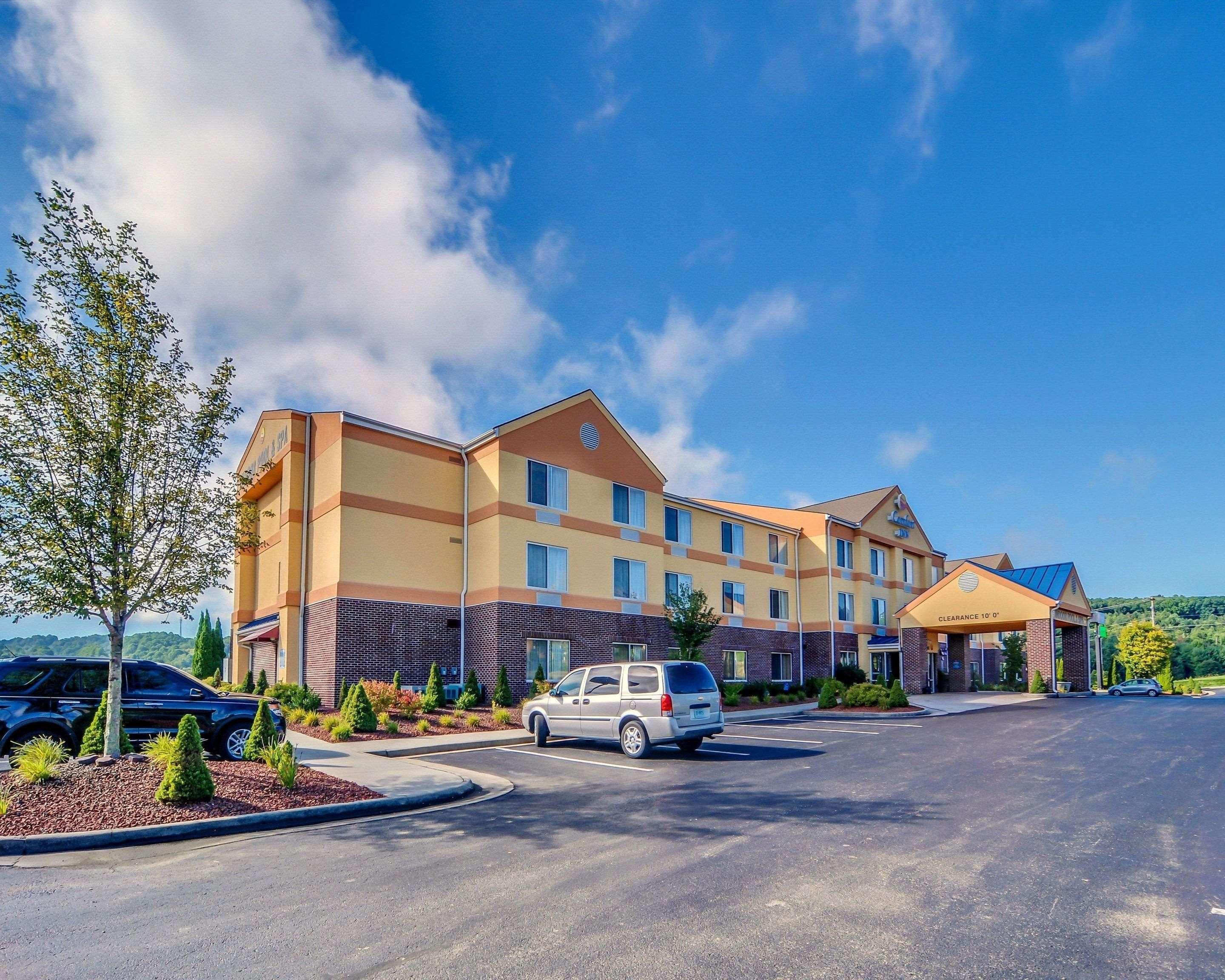 Comfort Inn & Suites Hillsville I-77 מראה חיצוני תמונה
