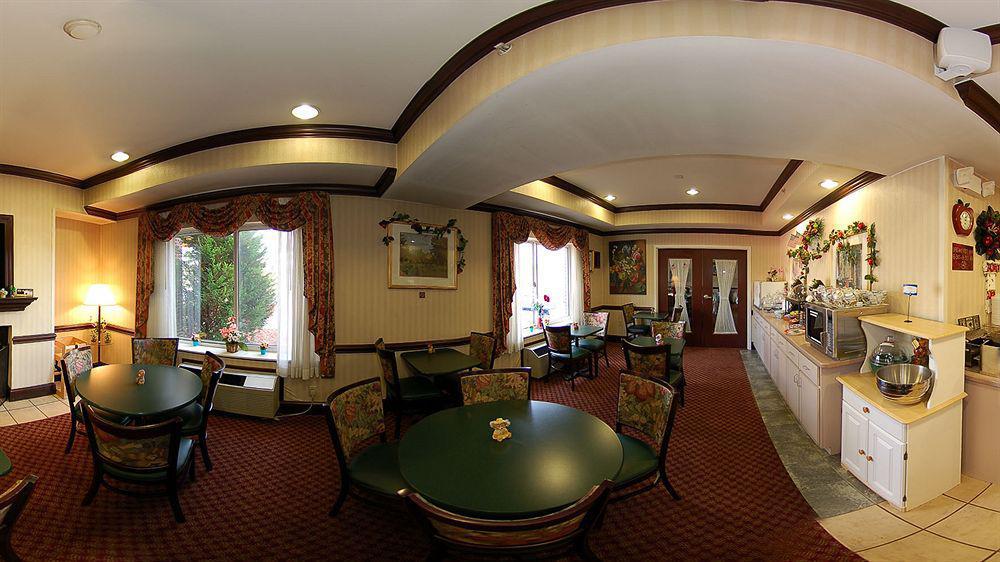 Comfort Inn & Suites Hillsville I-77 מראה חיצוני תמונה