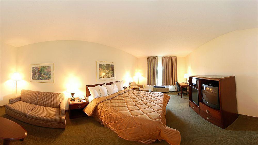 Comfort Inn & Suites Hillsville I-77 מראה חיצוני תמונה